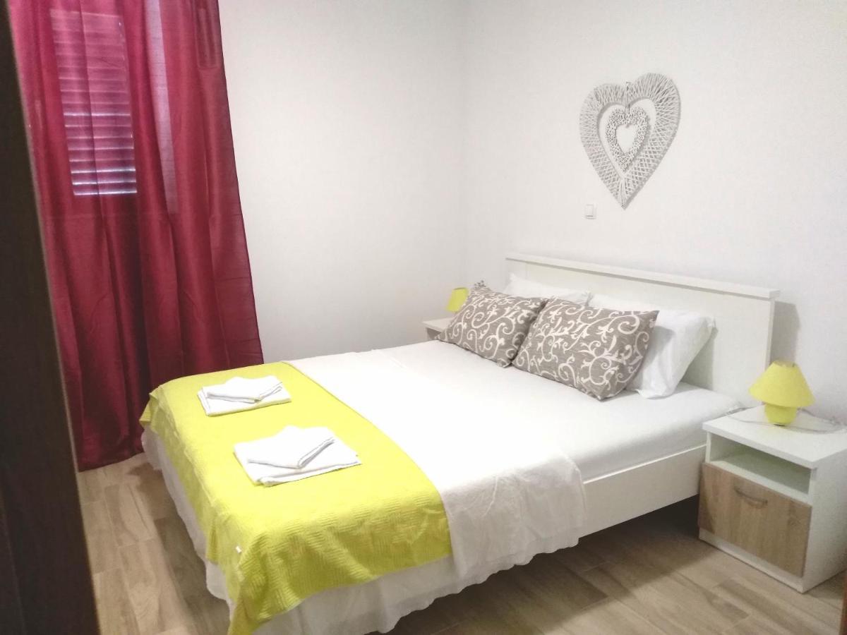Apartmani Ruzmarin - Seget Donji, Trogir Exteriör bild
